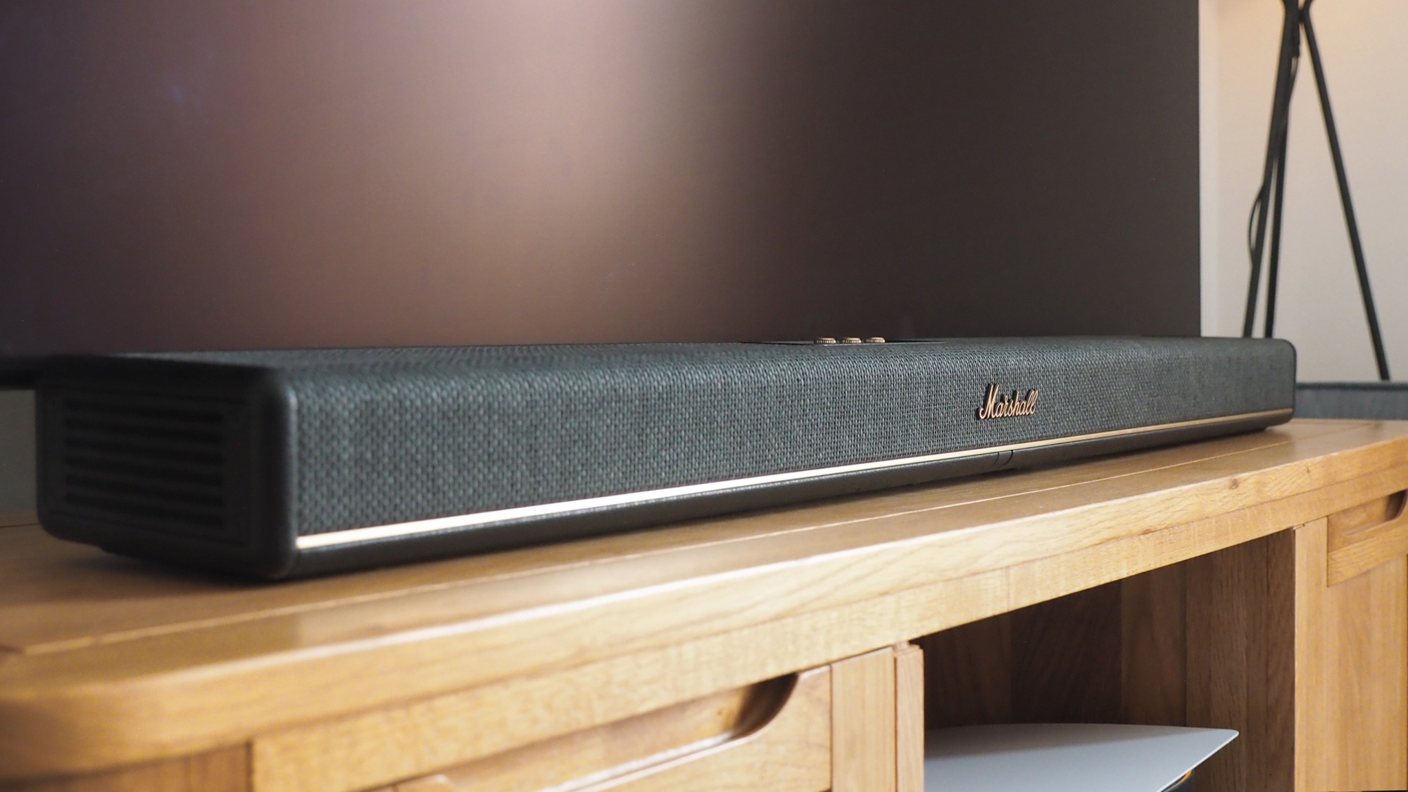 DhGrWPycVVGjvADVfUgfGc loa-soundbar-marshall-heston-120